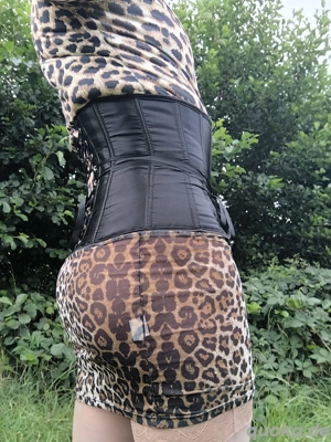 devoter Mann sucht einen aktiven Liebhaber für Nylons und Strumpfhosen  Bild 6