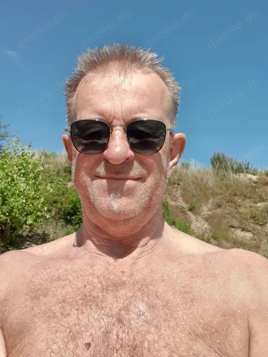 Such eine (Sie) von schlank bis leicht mollig aus der Gegend von Nürnberg.