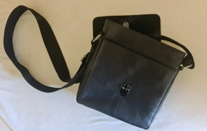 Eine total neue, unbenutzte Herren-Umhängetasche - echtes Leder von Strellson