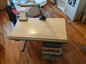 Schreibtisch Moll mitwachsend 70,-  mit Stuhl 100,-