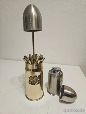 Zigarettenspender und Feuerzeug