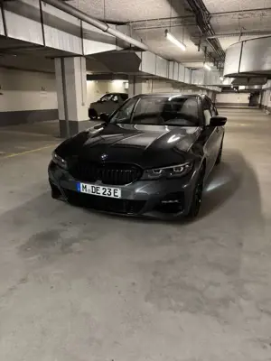 BMW 320 320 e M Sport, 360 Kamera, M-Sitze, Carbon-Paket