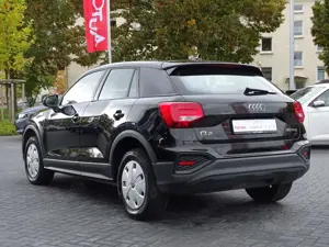 Audi Q2 30 1.0 TFSI LED DAB Sitzheizung Tempomat Bild 3