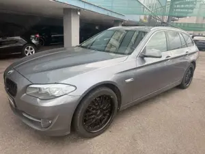 BMW 520 i T*AUT*BI-XENON*E-HECK*19 ZOLL*LEDER*SPUR