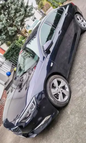 Opel Insignia Grand Sport 2.0 Diesel Automatik Business Edition Bild 3