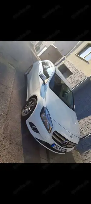 Mercedes-Benz A 180 A 180 (BlueEFFICIENCY)Urban