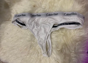 Slip, Tangas, Strings von jungen Mädels