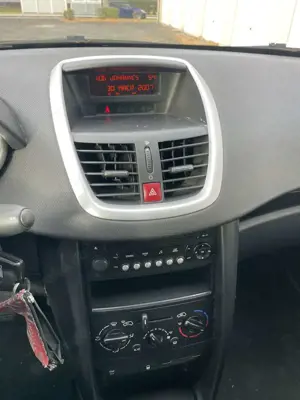 Peugeot 207 SW 95 VTi Filou Bild 4