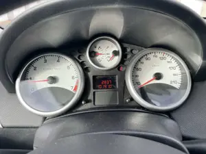 Peugeot 207 SW 95 VTi Filou Bild 3