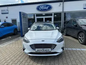 Ford Focus 1.5 Turnier Autom. TITANIUM AHK LED PANO Bild 2