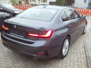 BMW 318 Baureihe 3 Lim. 318 d Sport Line Bild 2