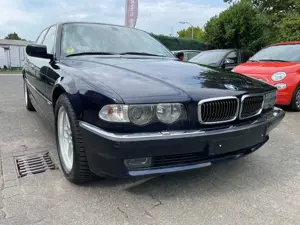 BMW 740 7er 740d 1.Hand Scheckheftgepflegt Navi Leder Xen. Bild 3