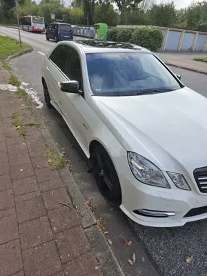Mercedes-Benz E 220 CDI DPF BlueEFFICIENCY 7G-TRONIC Avantgarde