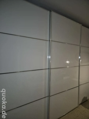 Schiebetürkleiderschrank
