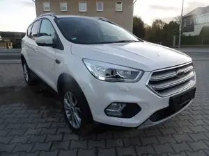 Ford Kuga Titanium, Allrad, Klima, Navi, HU-AU NEU