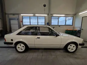 Ford Escort 1.1 Laser Coupe *H-Kennzeichen* Bild 4