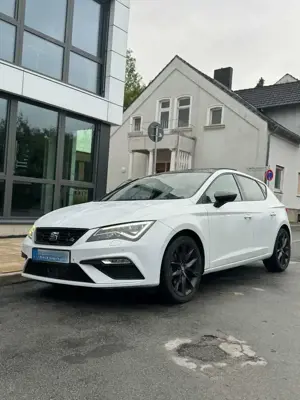 SEAT Leon 1.5 TSI FR Black Matt Edition Pano/Navi