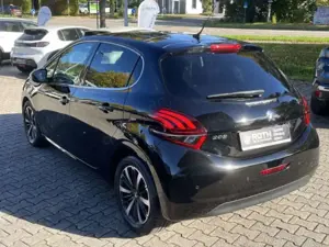 Peugeot 208 Allure 110 EAT6 Panodach Klima SHZ Alu Bild 3