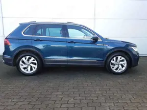Volkswagen Tiguan Elegance 2.0 TDI Pano Navi Alcantara SHZv+h Bild 3