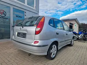 Nissan Almera Tino Automatik Bild 4