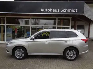 Mitsubishi Outlander BASIS Spirit-P. 2.4 4WD