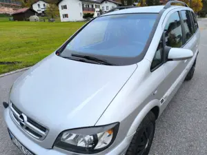 Opel Zafira 2.2  Premiumline