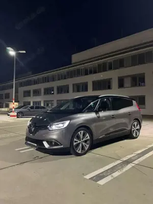 Renault Scenic 7 Sitzen