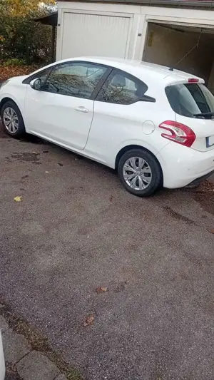 Peugeot 208 68 VTI Active Bild 2