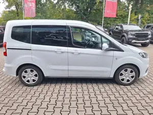 Ford Tourneo Courier Trend /AHK/PDC/TEMPOMAT/DAB/ Bild 5