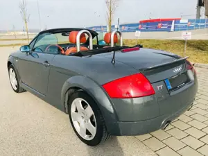 Audi TT Roadster 1.8 T quattro - Sammlerfahrzeug