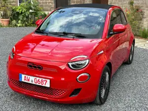 Fiat 500e Cabrio RED Edition Kamera Garantie 2,99%