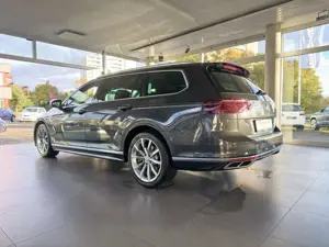 Volkswagen Passat Variant Elegance 1.5 TSI DSG 2xR-LINE NAV Klima Navi Bild 3