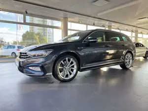 Volkswagen Passat Variant Elegance 1.5 TSI DSG 2xR-LINE NAV Klima Navi Bild 2