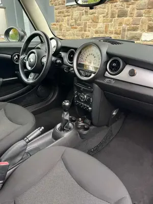 MINI One 2.HAND - TÜV NEU / GEPFLEGT Bild 5