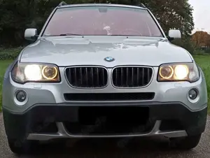 BMW X3 X3 2.0d *Ledersitze*Panoramadach*TÜV 01-2027