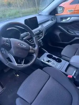 Ford Focus Focus Turnier 2.0 EcoBlue Aut. TITANIUM Bild 3