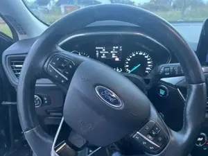 Ford Focus Focus Turnier 2.0 EcoBlue Aut. TITANIUM Bild 5