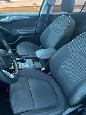 Ford Focus Focus Turnier 2.0 EcoBlue Aut. TITANIUM Bild 4