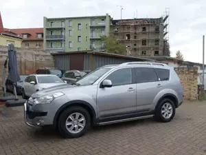 Citroen C-Crosser 2,2 HDi, EU4, 4WD, 7-Sitze, AHK !! Bild 2