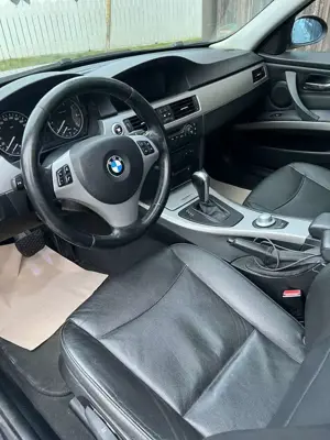 BMW 320 320i Aut. Bild 5