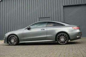 Mercedes-Benz E 300 AMG Coupé Kamera SHZ NIGHT LED Burmester Bild 4