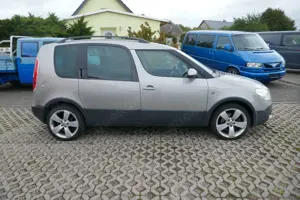 Skoda Roomster 1.6l TDI 66kW Scout GANZJAHRESREIFEN Bild 3