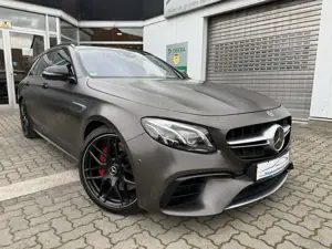 Mercedes-Benz E 63 AMG 4Matic T mit Klima/Navi/Leder/LED/PDC/Alus 20Zoll/