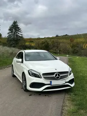 Mercedes-Benz A 180 7G-DCT AMG Line