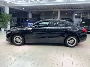 Mercedes-Benz A 180 d Limousine Automatik Navi Teilleder Tempo SHZ PDC Bild 4