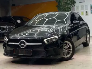 Mercedes-Benz A 180 d Limousine Automatik Navi Teilleder Tempo SHZ PDC Bild 3