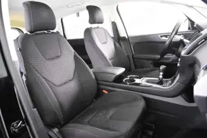 Ford S-Max 2,0 TDCi  Titanium *7.Sitze*Navi*AHK* Bild 3