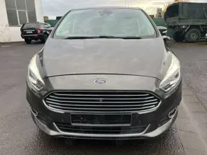 Ford S-Max Titanium