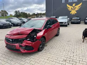 Opel Astra K Sports Tourer 1.2 fährt am HOF