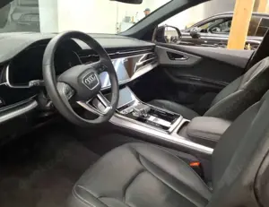 Audi Q8 55 TFSI qu S line Bild 3